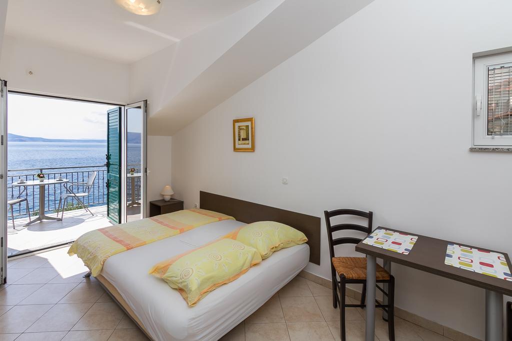 Apartments Vukelic Klenovica Room photo